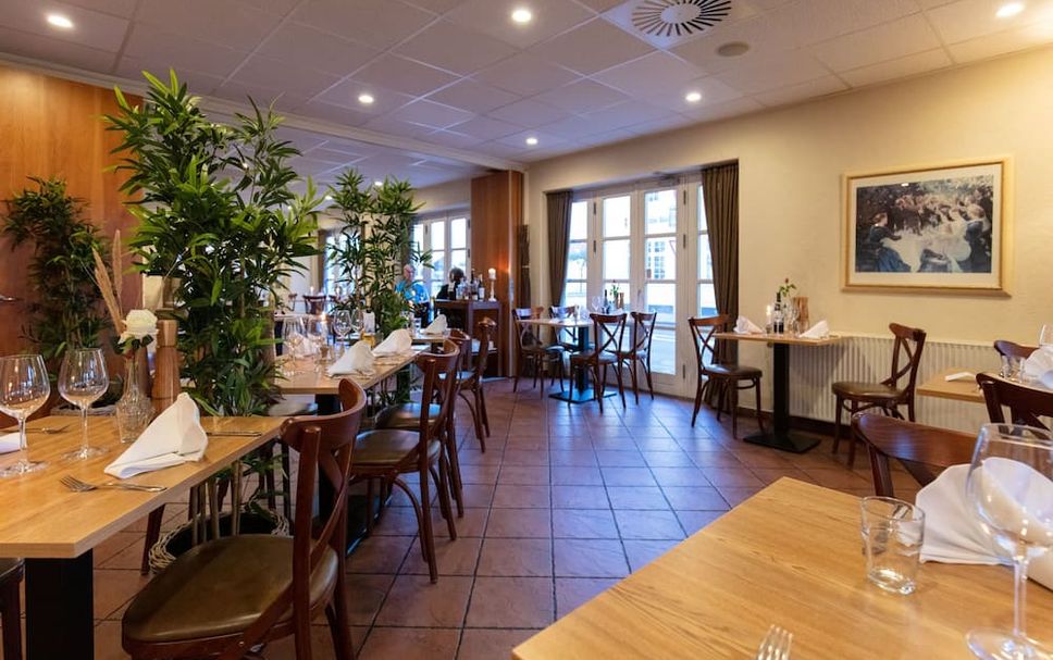 Restaurant Photo