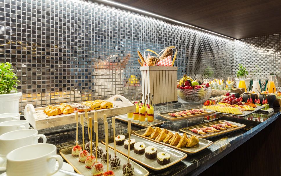Buffet Photo