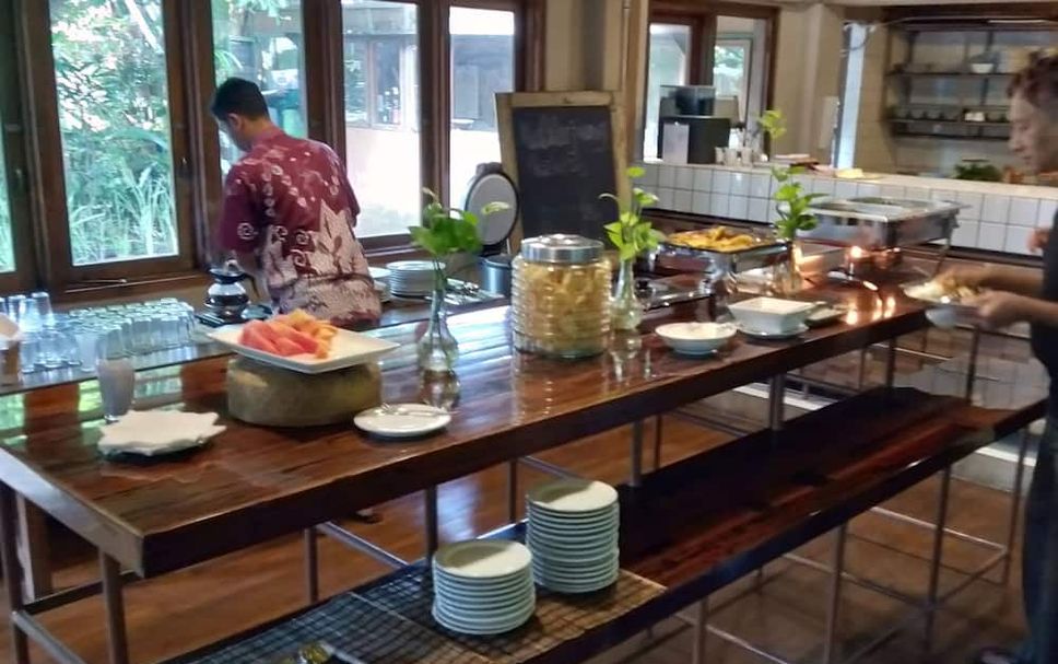 Buffet Photo