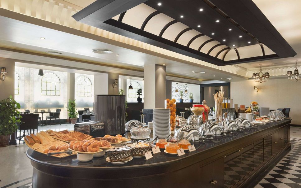 Buffet Photo