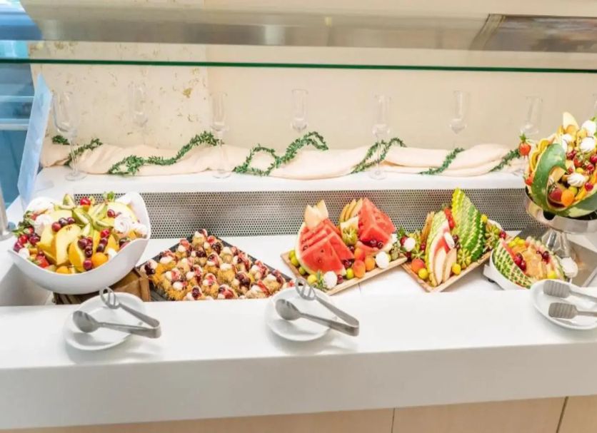 Buffet Photo