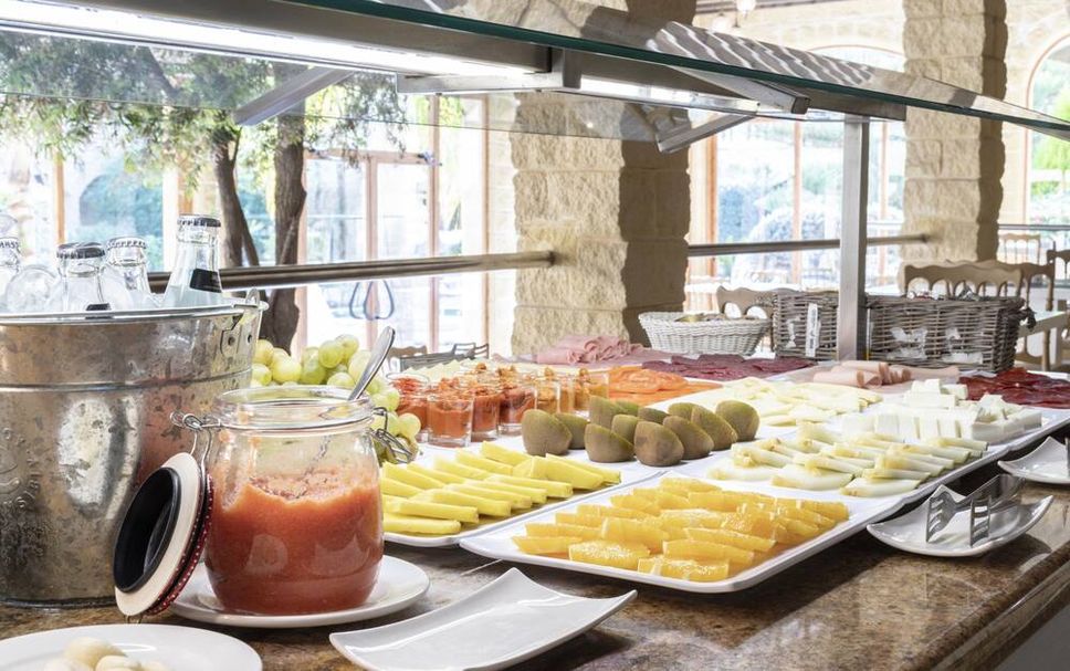 Buffet Photo