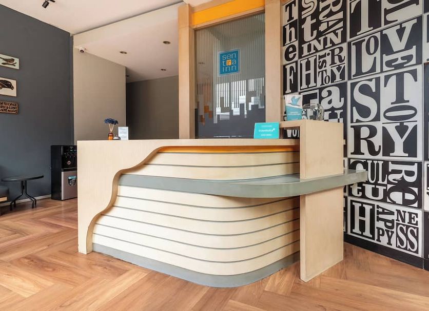 Front desk Photo