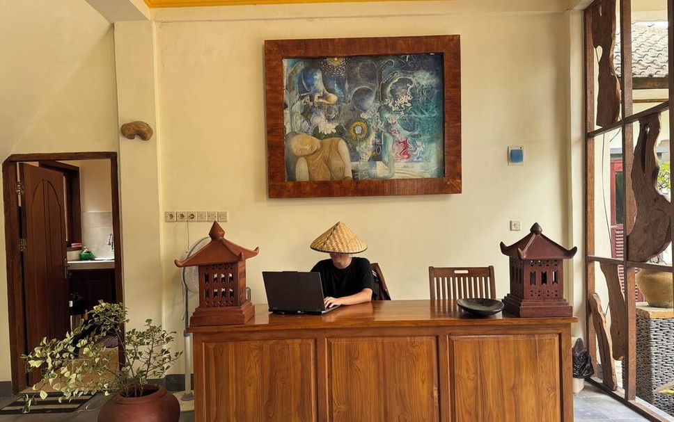 Front desk Photo