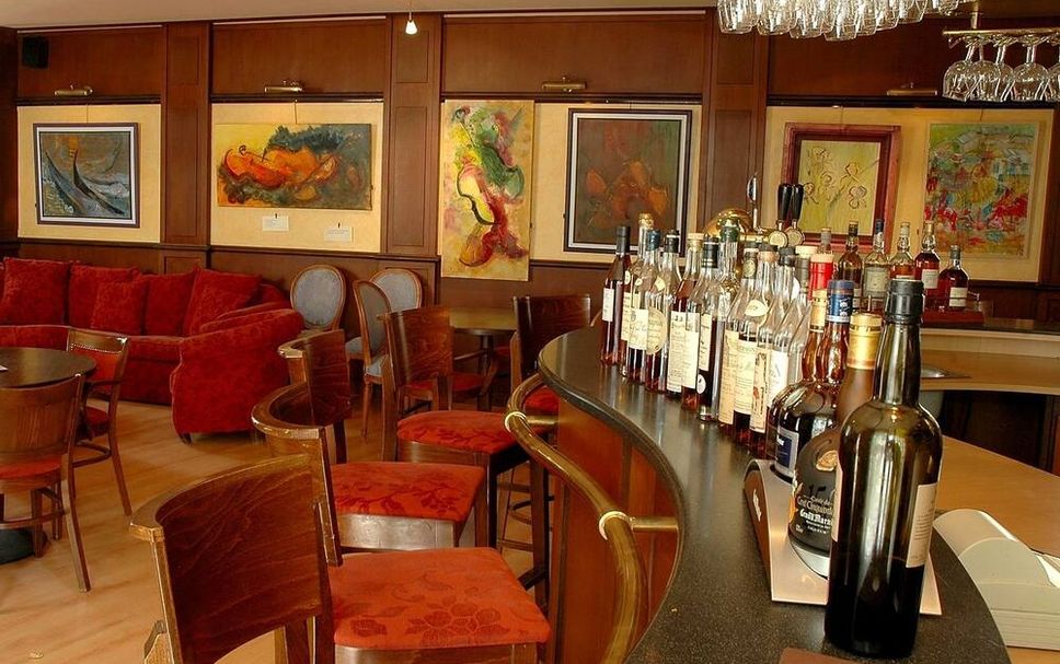 Bar Photo