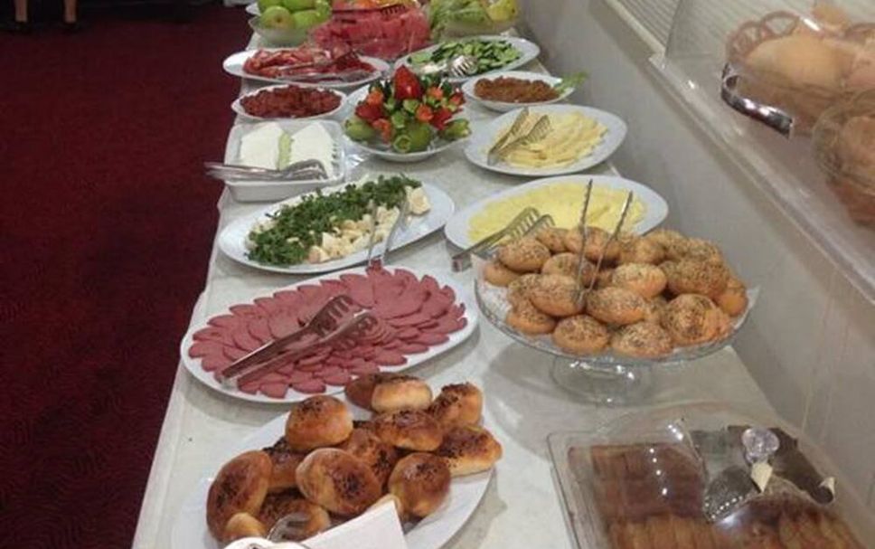 Buffet Photo
