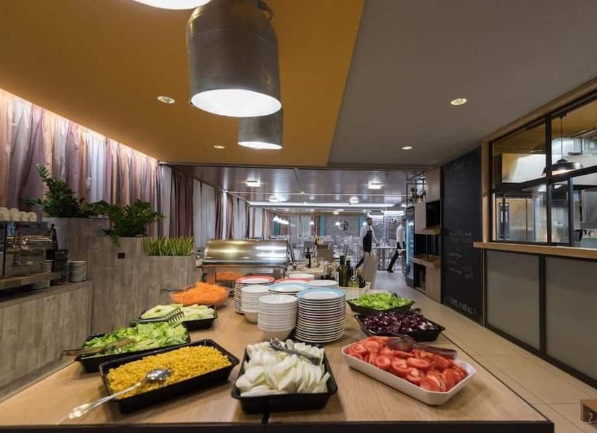 Buffet Photo