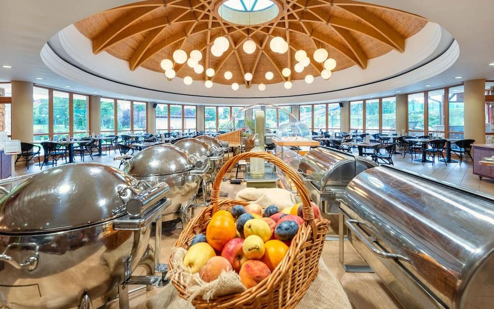 Buffet Photo