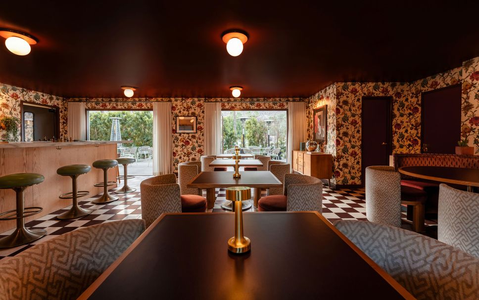 Bar Photo