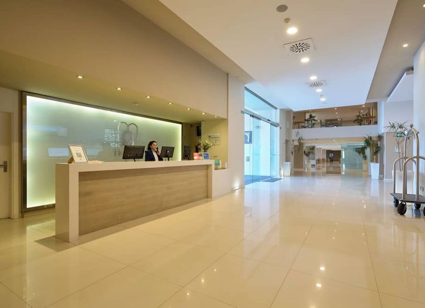 Front desk Photo