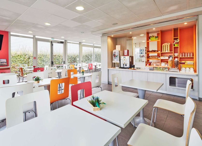 Dining room Photo