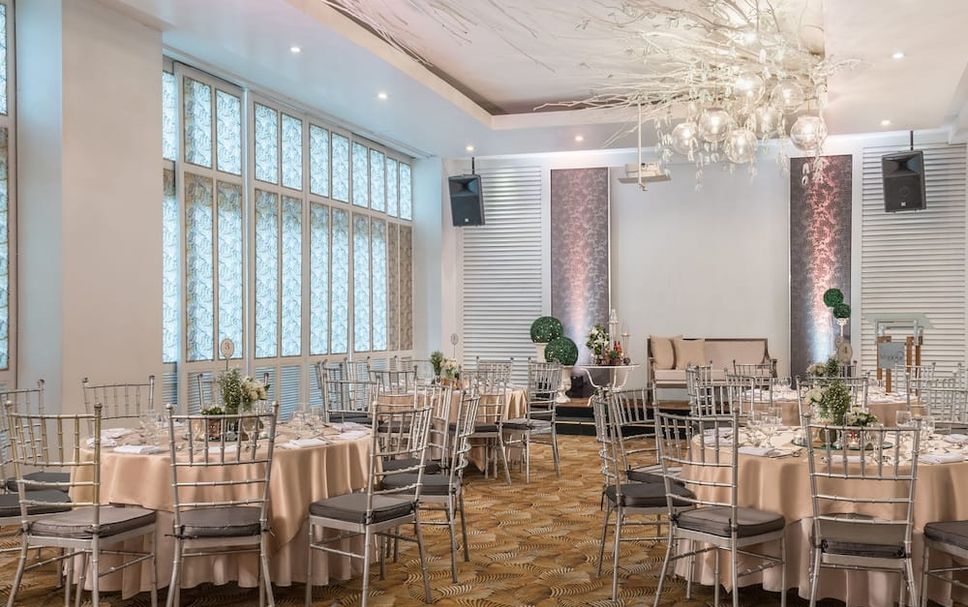 Banquet hall Photo