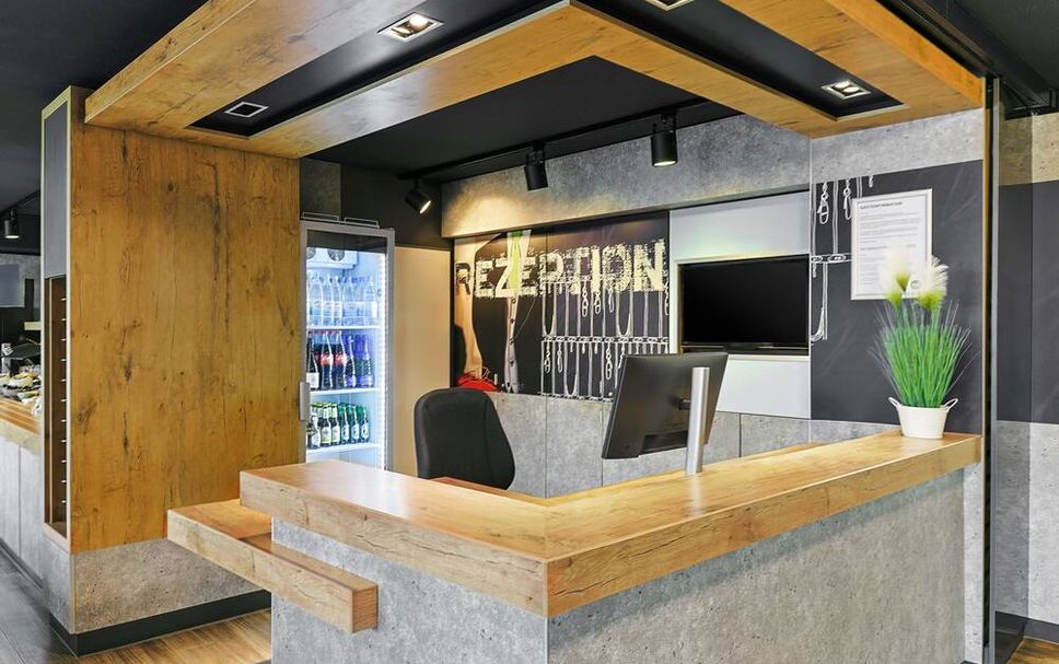 Front desk Photo