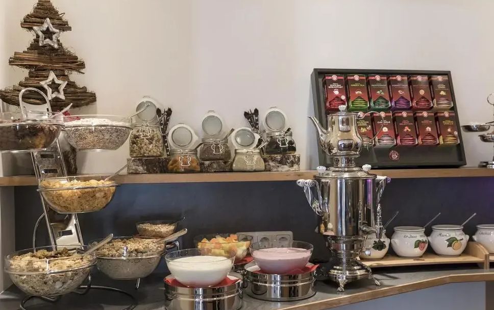 Buffet Photo