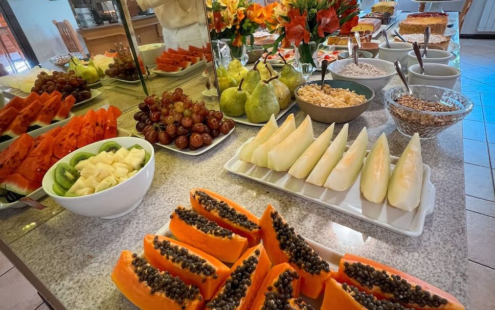 Buffet Photo