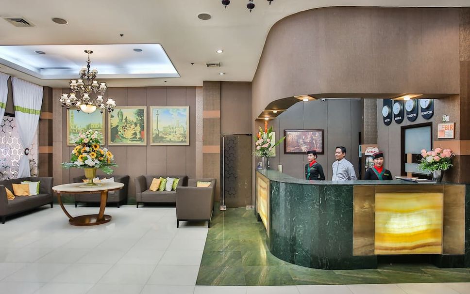 Front desk Photo