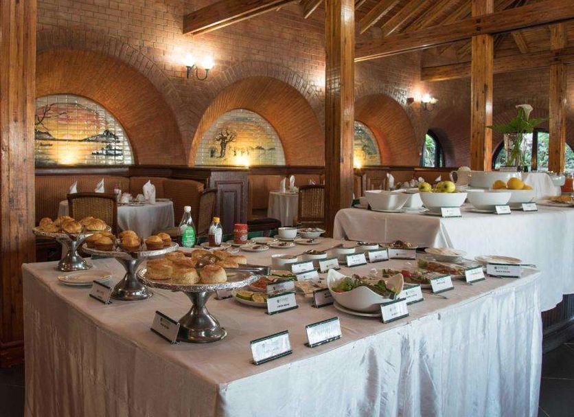 Buffet Photo