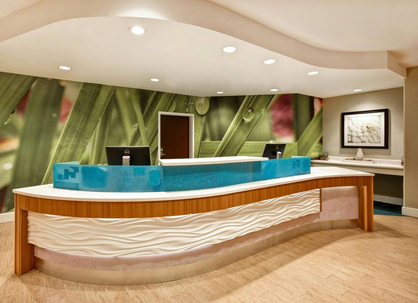 Front desk Photo