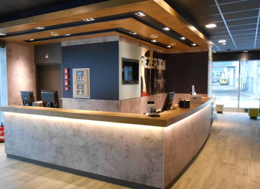 Front desk Photo