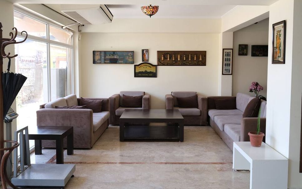 Lounge Photo