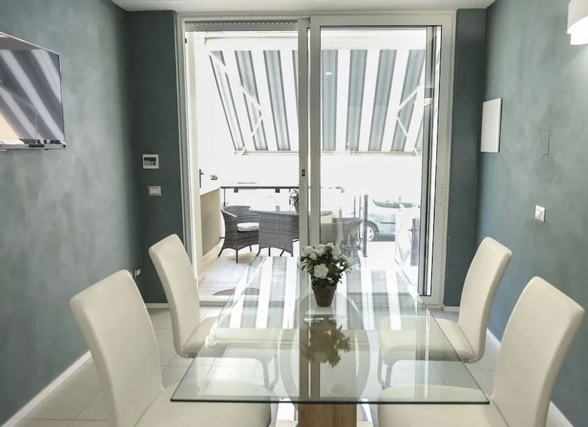 Dining room Photo