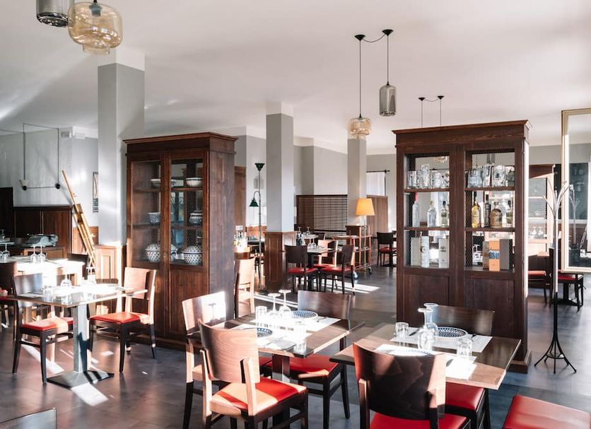 Restaurant Photo