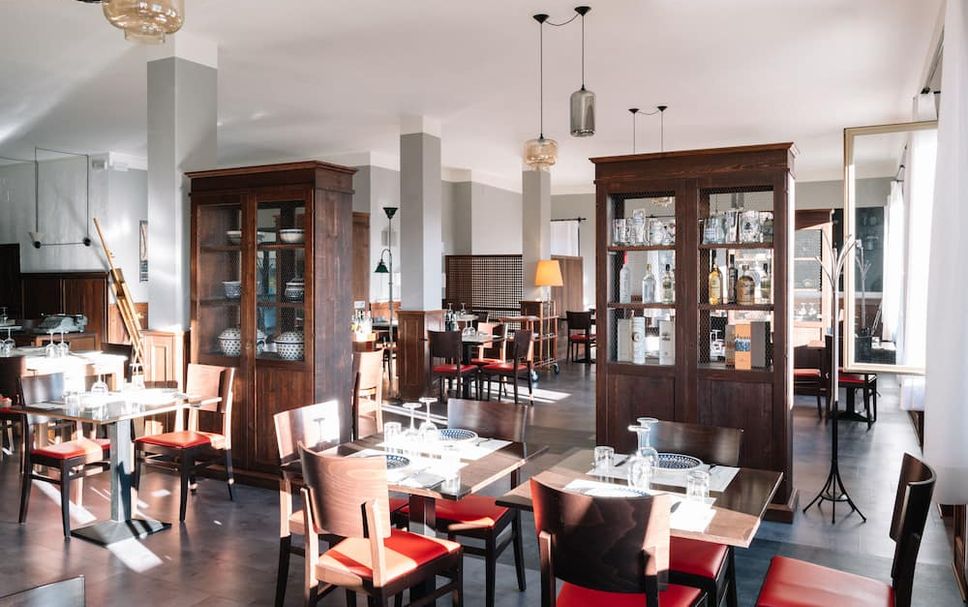 Restaurant Photo