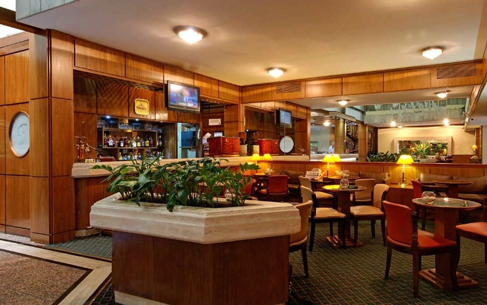 Bar Photo