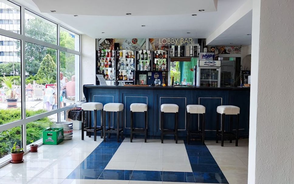Bar Photo