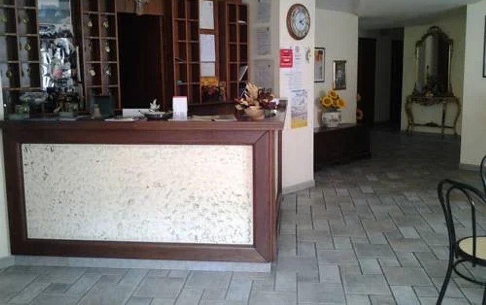 Front desk Photo