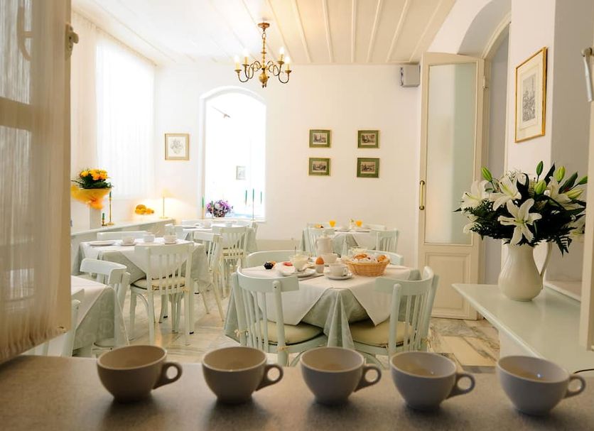 Dining room Photo