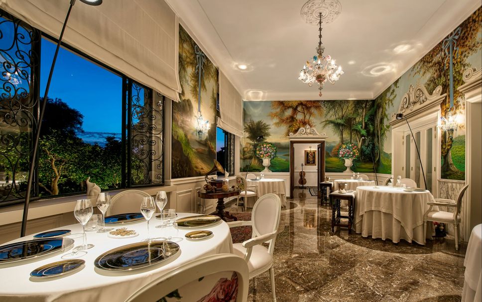 Restaurant Photo