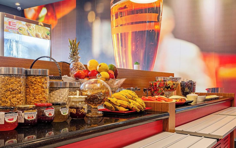 Buffet Photo