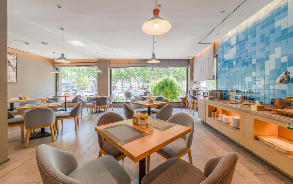 Restaurant Photo