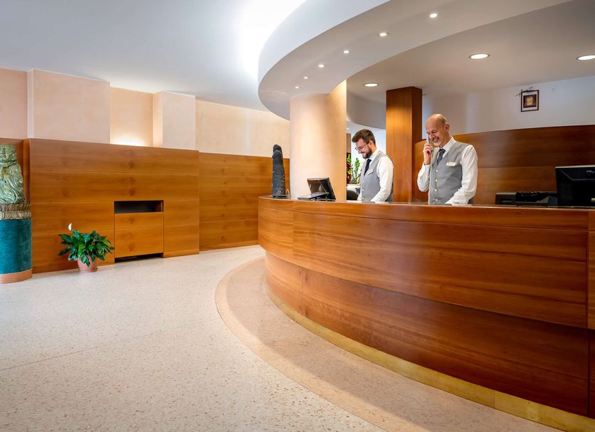 Front desk Photo
