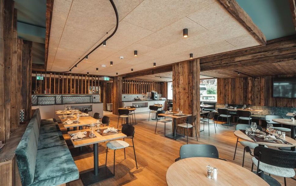 Restaurant Photo