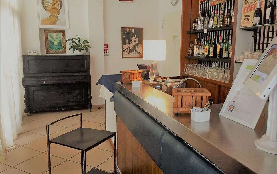 Bar Photo