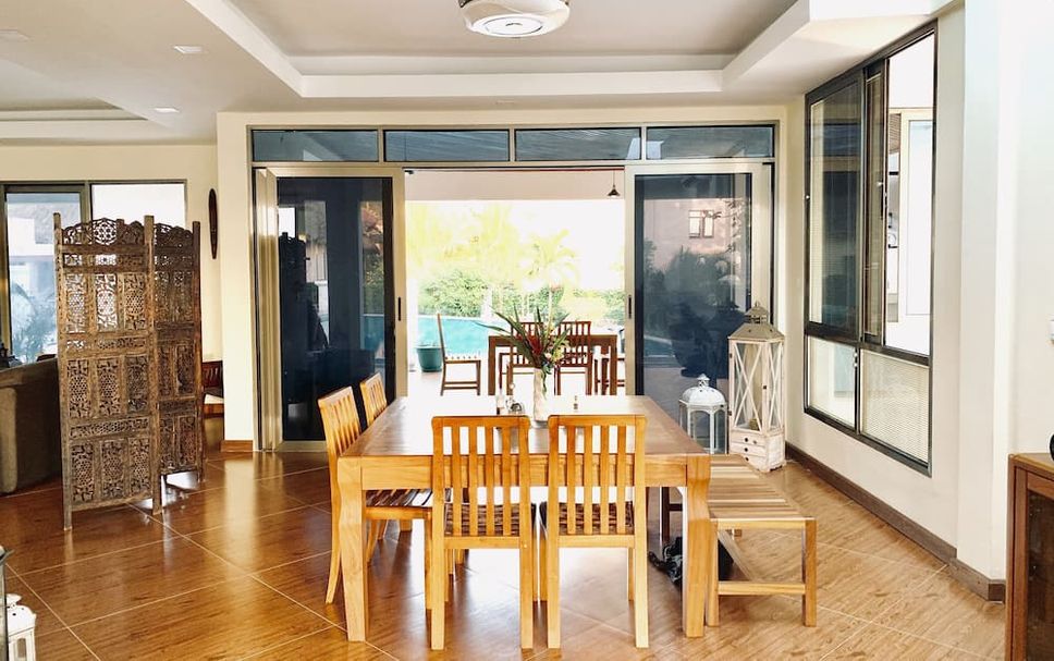 Dining room Photo