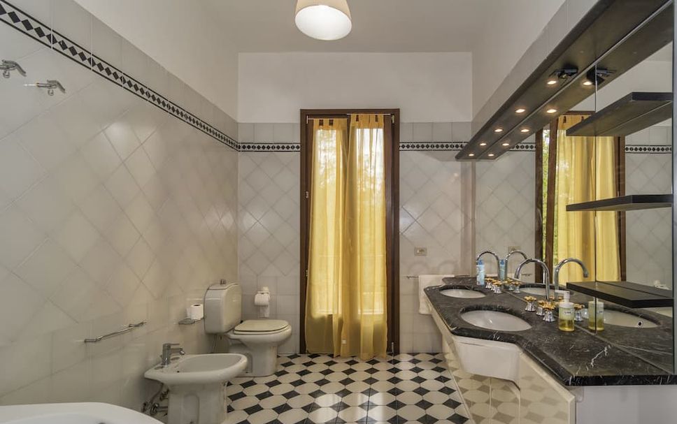 Bathroom Photo