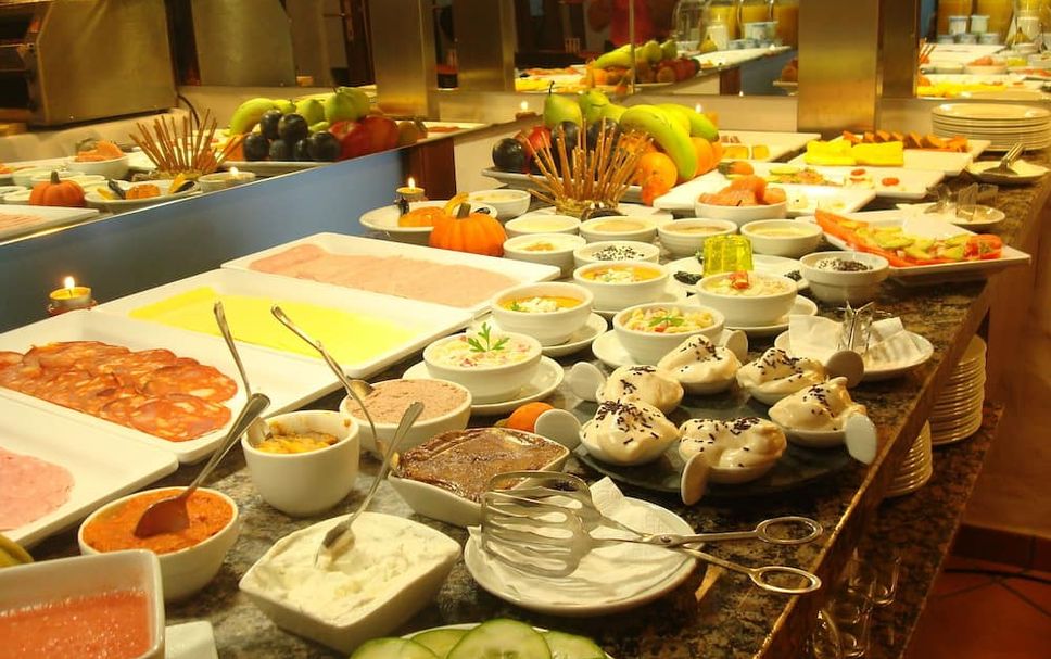 Buffet Photo