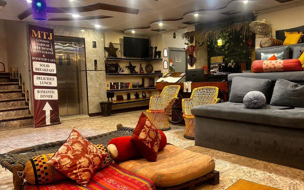 Lounge Photo