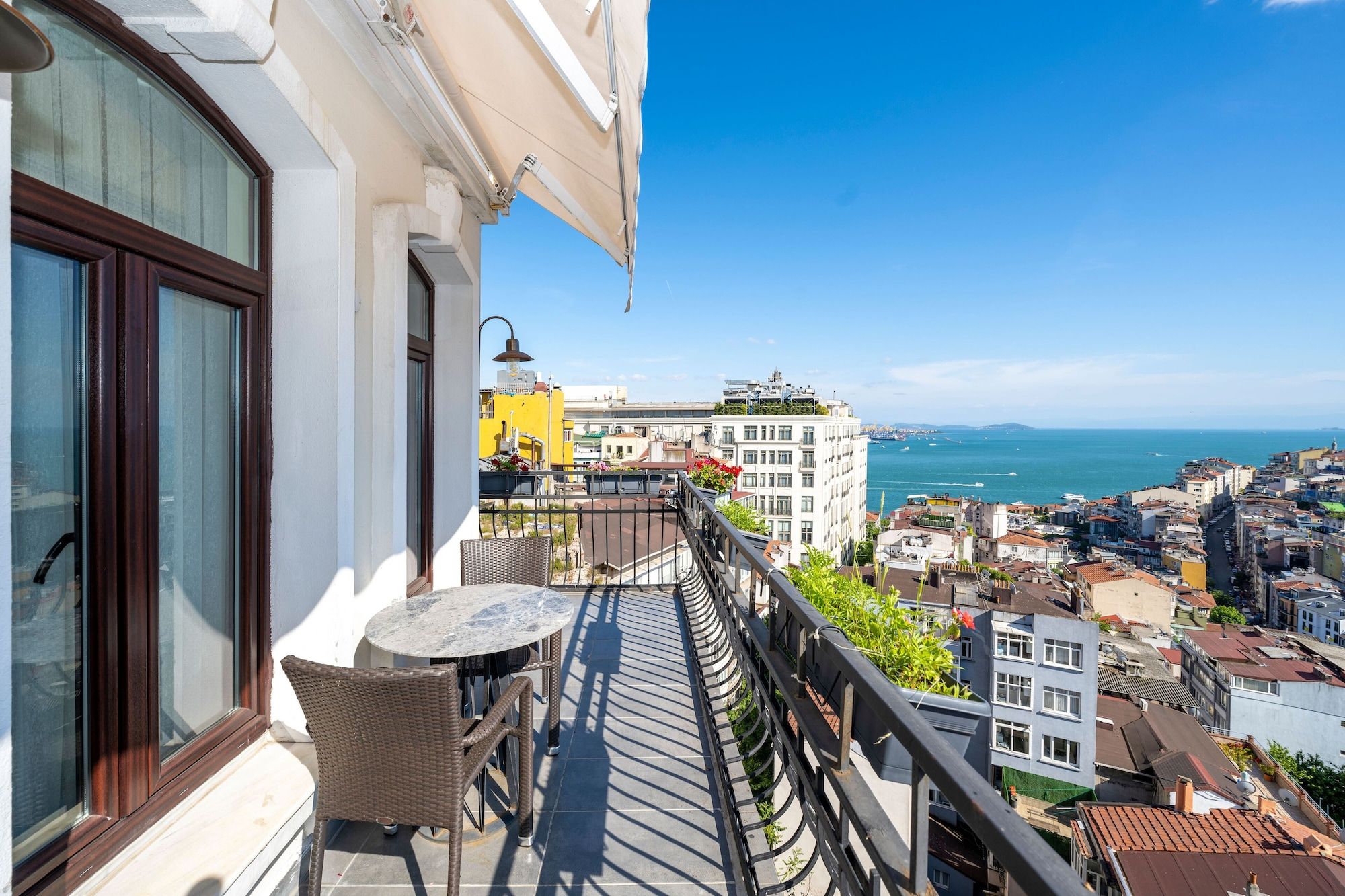 Balcony Photo