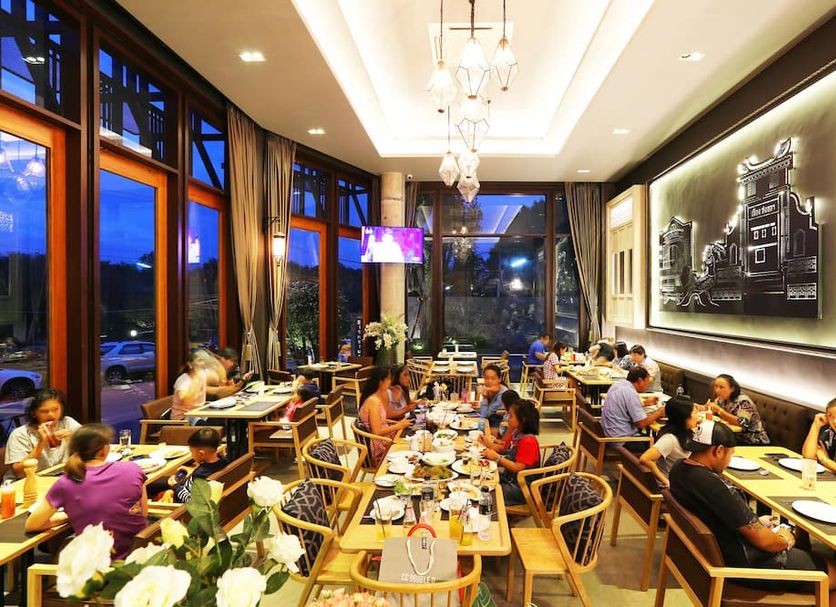 Restaurant Photo