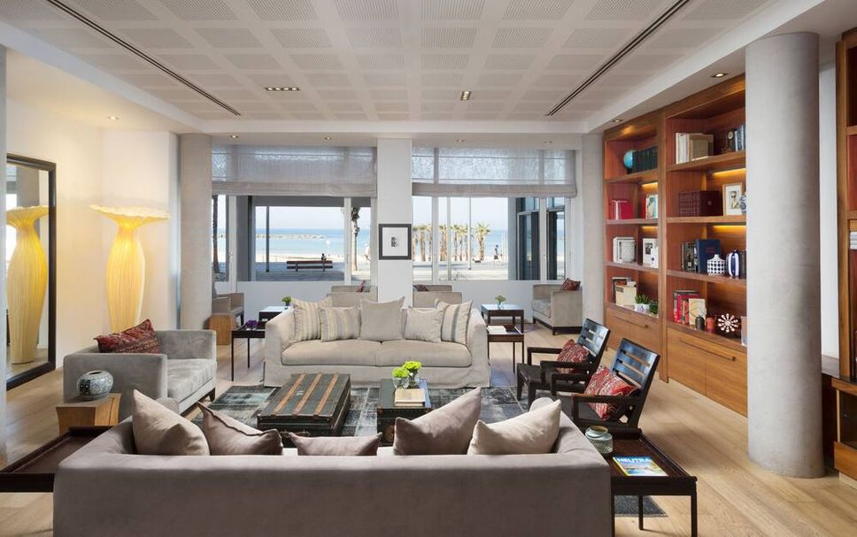 Lounge Photo