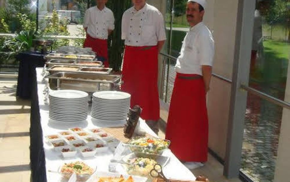 Buffet Photo