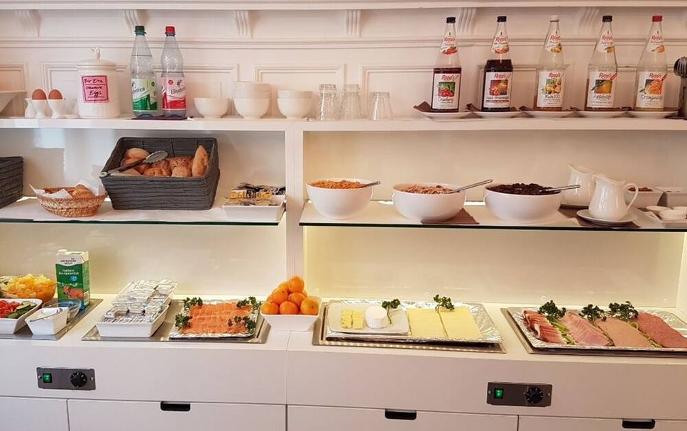 Buffet Photo