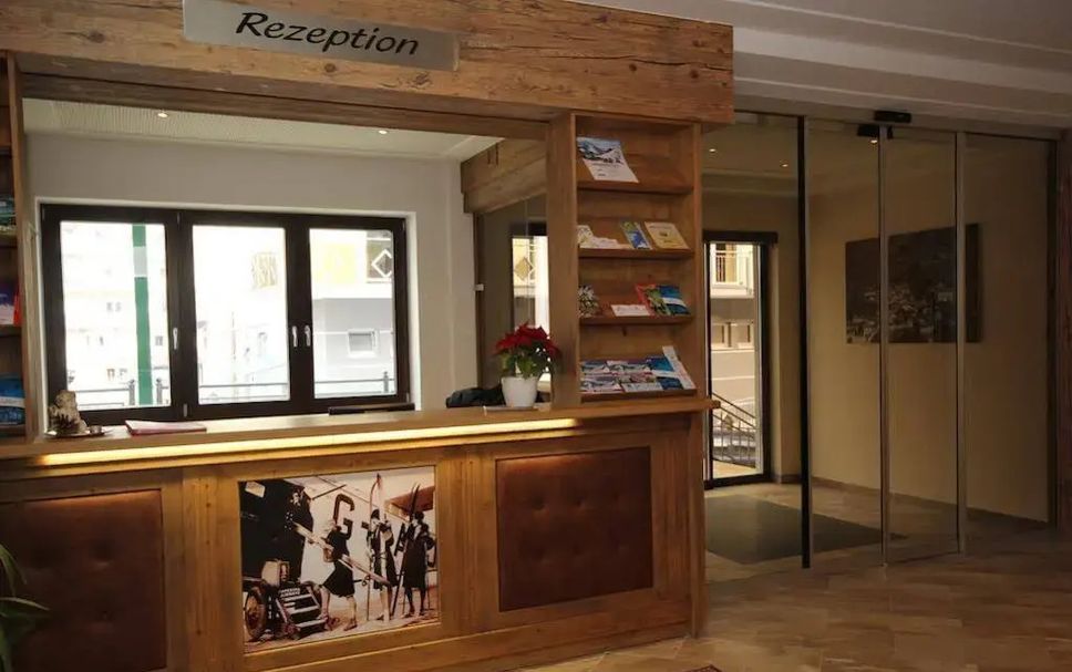 Front desk Photo