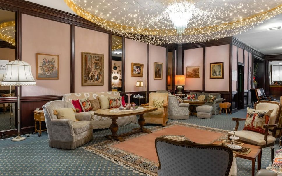 Lounge Photo