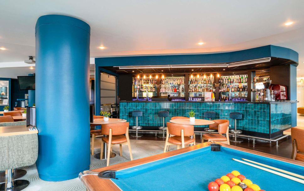 Bar Photo