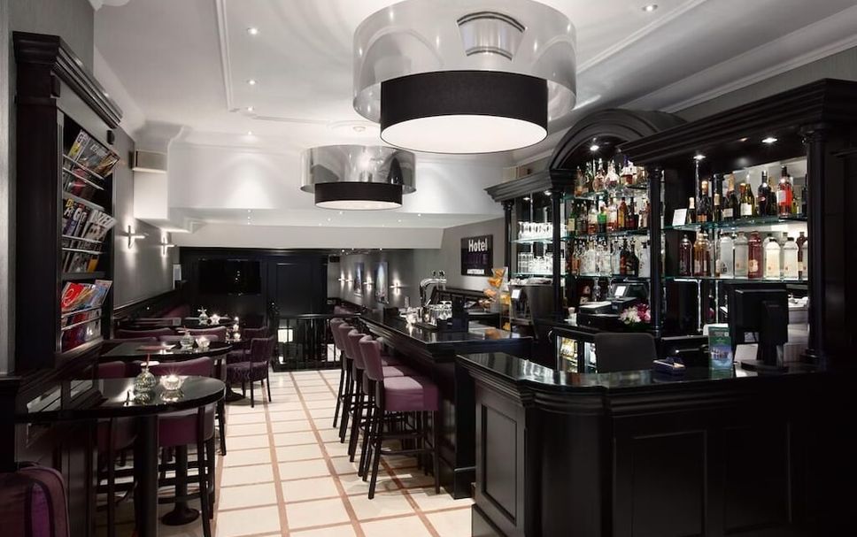 Bar Photo